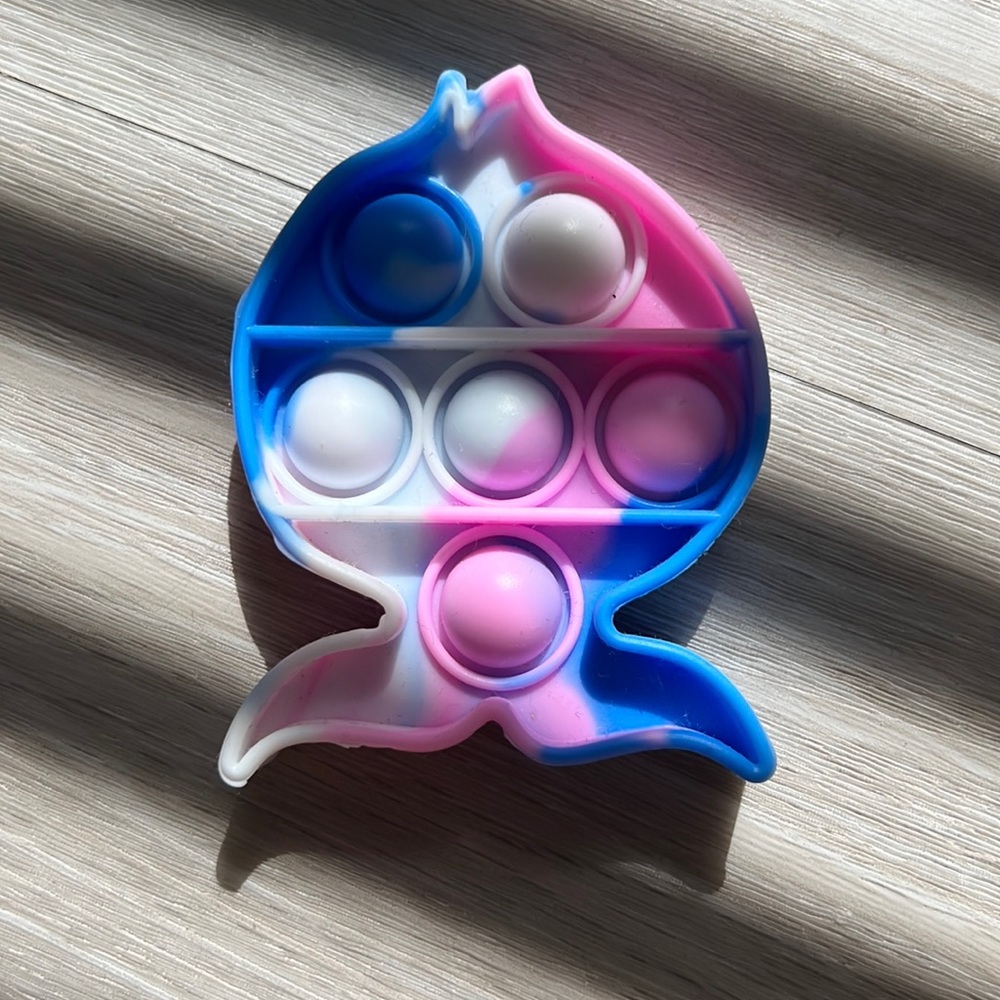 Small fish popit